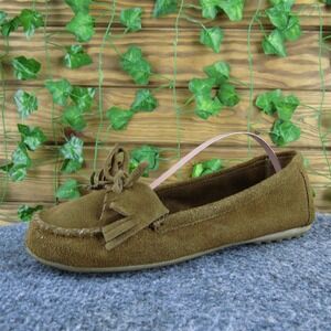 Minnetonka‎ Moccasin  Girl Y 7 Medium Flat Brown Leather Slip On